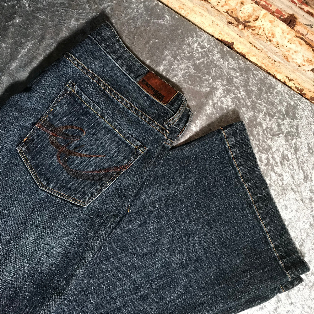 🔥4/20🔥Express Jeans Eva Fit and Flare [671b6] - Picture 2 of 8
